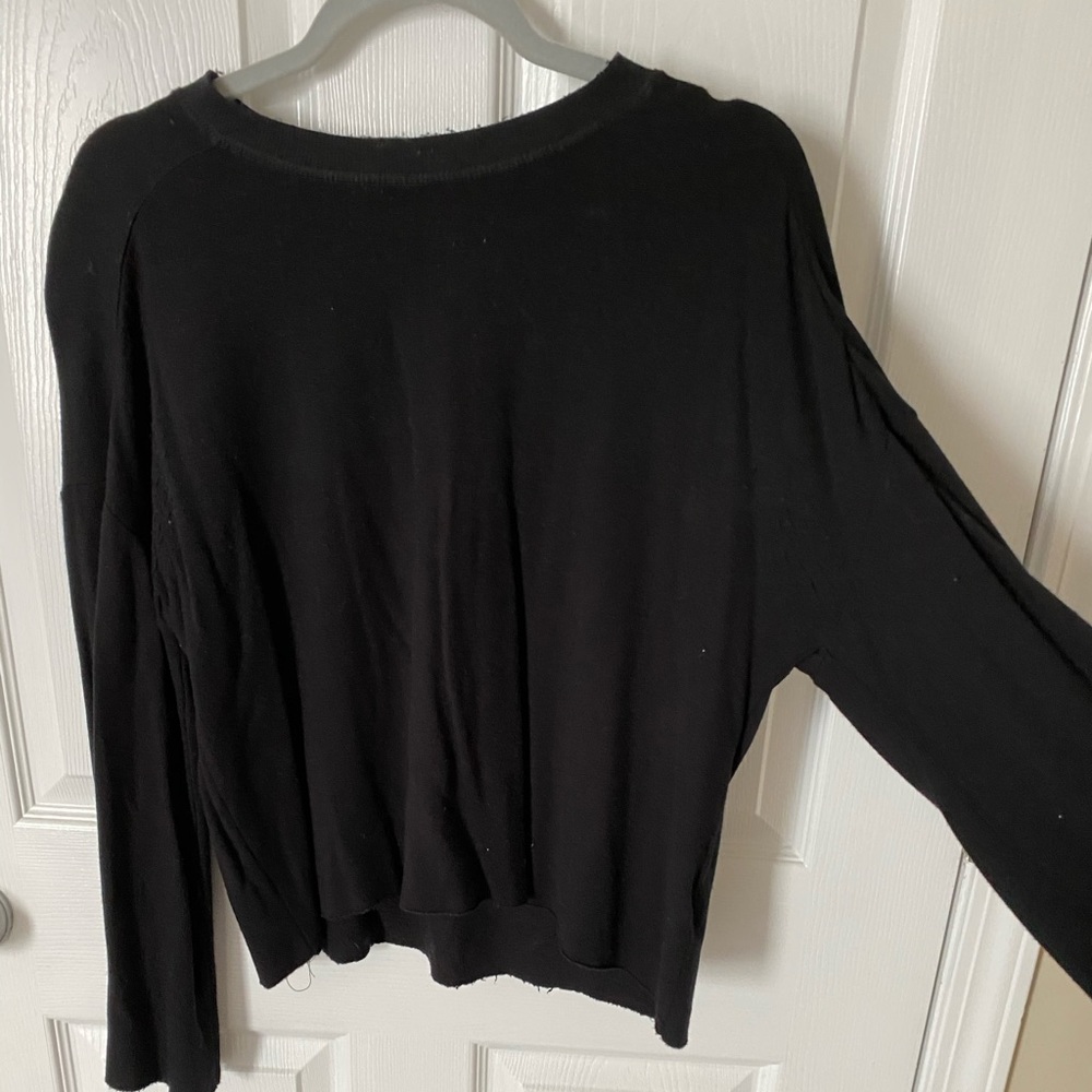 Crew neck with Flair sleeves
